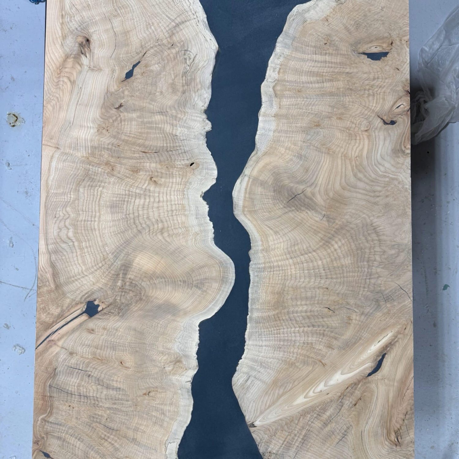 rajan-table-surfaced-top